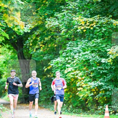 12.10.2025 - Bramfelder Halbmarathon 2025 Dr. Thomas Lammeyer http://msf.ph/oto/9344309 12.10.2025 10:08:24 Laufen 275, 2554, 2750 meine-sportfotos.de