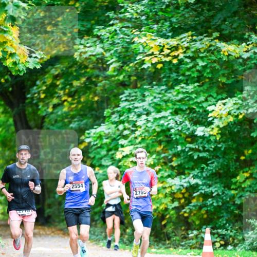 12.10.2025 - Bramfelder Halbmarathon 2025 Dr. Thomas Lammeyer http://msf.ph/oto/9344318 12.10.2025 10:08:25 Laufen 2719, 2554, 275 meine-sportfotos.de