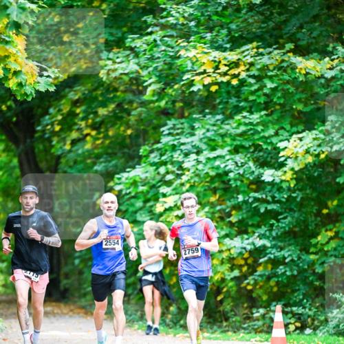 12.10.2025 - Bramfelder Halbmarathon 2025 Dr. Thomas Lammeyer http://msf.ph/oto/9344319 12.10.2025 10:08:25 Laufen 2715, 2554, 2759 meine-sportfotos.de