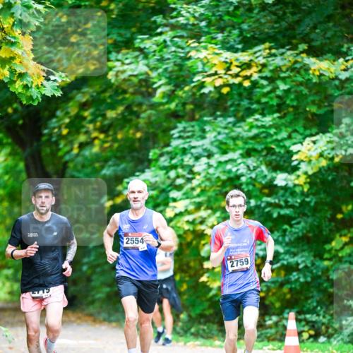 12.10.2025 - Bramfelder Halbmarathon 2025 Dr. Thomas Lammeyer http://msf.ph/oto/9344326 12.10.2025 10:08:26 Laufen 2554, 2759 meine-sportfotos.de