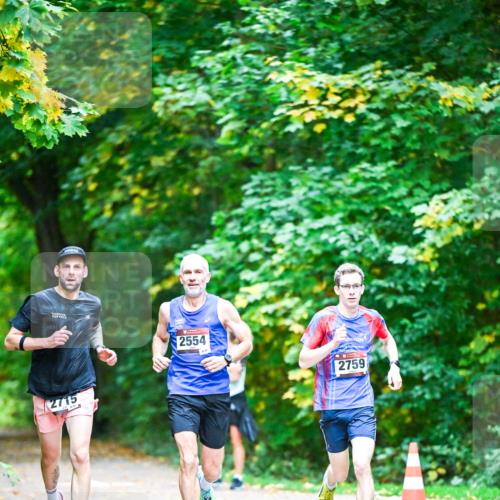 12.10.2025 - Bramfelder Halbmarathon 2025 Dr. Thomas Lammeyer http://msf.ph/oto/9344327 12.10.2025 10:08:26 Laufen 2715, 2554, 2759 meine-sportfotos.de