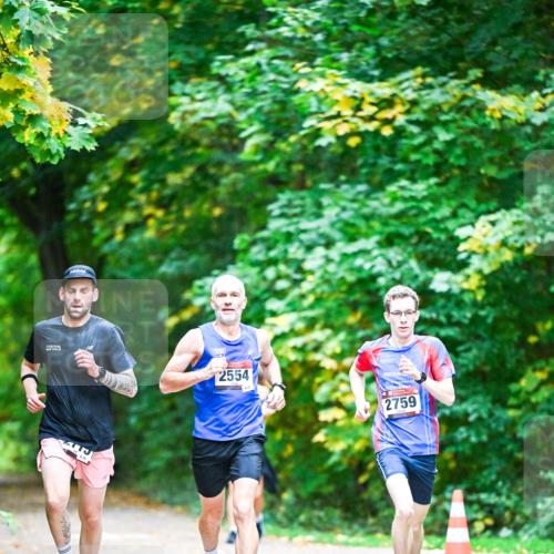 12.10.2025 - Bramfelder Halbmarathon 2025 Dr. Thomas Lammeyer http://msf.ph/oto/9344329 12.10.2025 10:08:26 Laufen 2554, 2759 meine-sportfotos.de