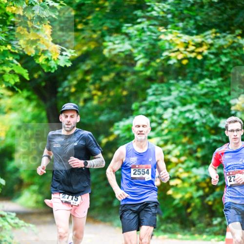 12.10.2025 - Bramfelder Halbmarathon 2025 Dr. Thomas Lammeyer http://msf.ph/oto/9344334 12.10.2025 10:08:27 Laufen 2715, 40, 2554, 97, 27 meine-sportfotos.de