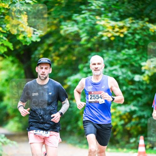 12.10.2025 - Bramfelder Halbmarathon 2025 Dr. Thomas Lammeyer http://msf.ph/oto/9344340 12.10.2025 10:08:28 Laufen 2554, 97, 2015, 840 meine-sportfotos.de