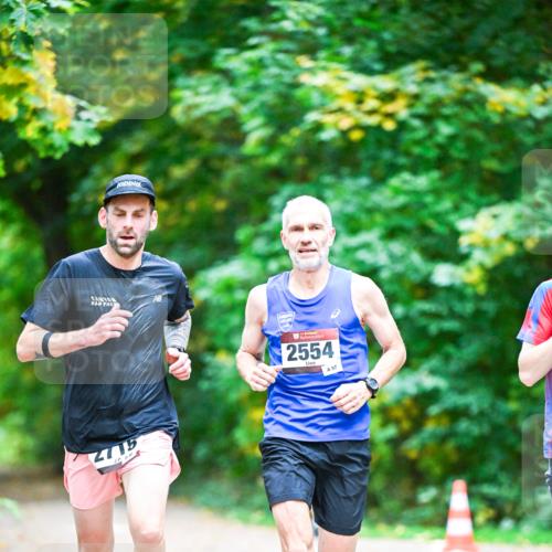 12.10.2025 - Bramfelder Halbmarathon 2025 Dr. Thomas Lammeyer http://msf.ph/oto/9344341 12.10.2025 10:08:28 Laufen 2715, 2554, 97 meine-sportfotos.de