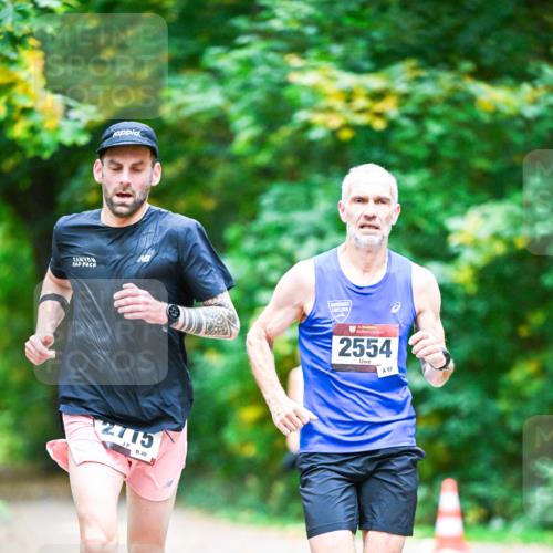 12.10.2025 - Bramfelder Halbmarathon 2025 Dr. Thomas Lammeyer http://msf.ph/oto/9344343 12.10.2025 10:08:29 Laufen 2715, 40, 2554, 97 meine-sportfotos.de