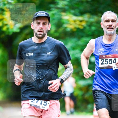 12.10.2025 - Bramfelder Halbmarathon 2025 Dr. Thomas Lammeyer http://msf.ph/oto/9344349 12.10.2025 10:08:29 Laufen 2715, 40, 34, 2554, 97 meine-sportfotos.de