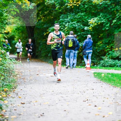 12.10.2025 - Bramfelder Halbmarathon 2025 Dr. Thomas Lammeyer http://msf.ph/oto/9344353 12.10.2025 10:08:56 Laufen 962 meine-sportfotos.de