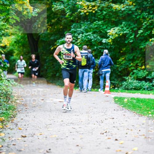 12.10.2025 - Bramfelder Halbmarathon 2025 Dr. Thomas Lammeyer http://msf.ph/oto/9344355 12.10.2025 10:08:56 Laufen 2962 meine-sportfotos.de