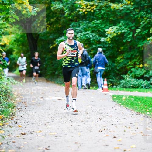 12.10.2025 - Bramfelder Halbmarathon 2025 Dr. Thomas Lammeyer http://msf.ph/oto/9344358 12.10.2025 10:08:57 Laufen 2962 meine-sportfotos.de