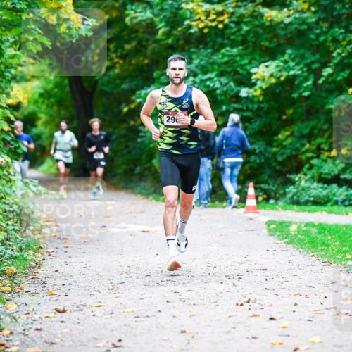 12.10.2025 - Bramfelder Halbmarathon 2025 Dr. Thomas Lammeyer http://msf.ph/oto/9344361 12.10.2025 10:08:57 Laufen 29 meine-sportfotos.de