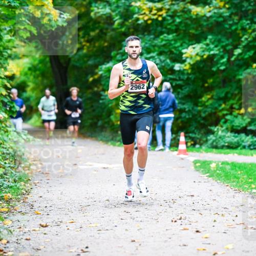 12.10.2025 - Bramfelder Halbmarathon 2025 Dr. Thomas Lammeyer http://msf.ph/oto/9344363 12.10.2025 10:08:58 Laufen 2962 meine-sportfotos.de