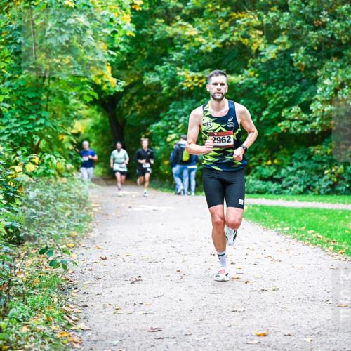 12.10.2025 - Bramfelder Halbmarathon 2025 Dr. Thomas Lammeyer http://msf.ph/oto/9344373 12.10.2025 10:08:59 Laufen 2962 meine-sportfotos.de