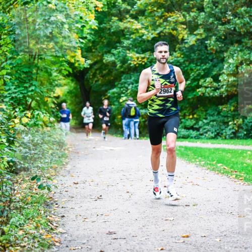 12.10.2025 - Bramfelder Halbmarathon 2025 Dr. Thomas Lammeyer http://msf.ph/oto/9344374 12.10.2025 10:08:59 Laufen 2962 meine-sportfotos.de