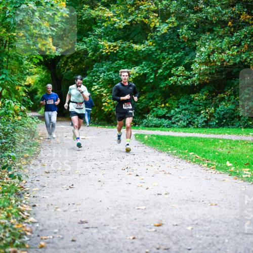 12.10.2025 - Bramfelder Halbmarathon 2025 Dr. Thomas Lammeyer http://msf.ph/oto/9344382 12.10.2025 10:09:03 Laufen 2751, 2549 meine-sportfotos.de