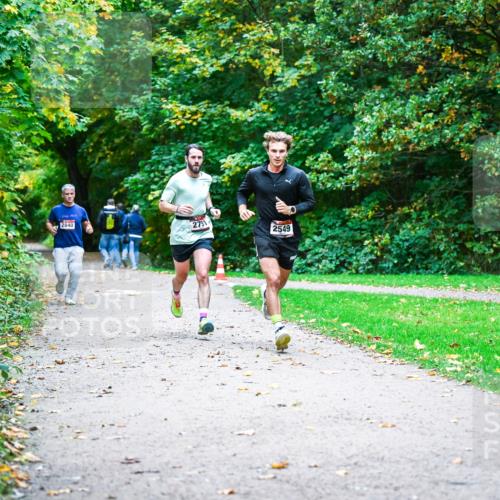12.10.2025 - Bramfelder Halbmarathon 2025 Dr. Thomas Lammeyer http://msf.ph/oto/9344389 12.10.2025 10:09:04 Laufen 2840, 2751, 2549 meine-sportfotos.de
