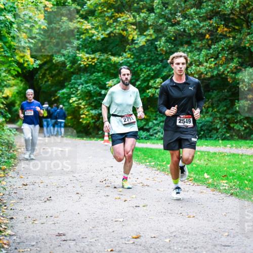 12.10.2025 - Bramfelder Halbmarathon 2025 Dr. Thomas Lammeyer http://msf.ph/oto/9344395 12.10.2025 10:09:05 Laufen 2840, 2751, 2549 meine-sportfotos.de