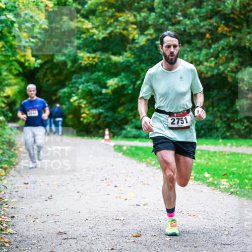 12.10.2025 - Bramfelder Halbmarathon 2025 Dr. Thomas Lammeyer http://msf.ph/oto/9344403 12.10.2025 10:09:06 Laufen 2751 meine-sportfotos.de
