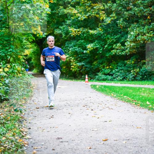 12.10.2025 - Bramfelder Halbmarathon 2025 Dr. Thomas Lammeyer http://msf.ph/oto/9344408 12.10.2025 10:09:07 Laufen 2840 meine-sportfotos.de