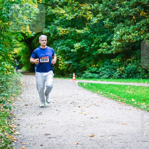 12.10.2025 - Bramfelder Halbmarathon 2025 Dr. Thomas Lammeyer http://msf.ph/oto/9344410 12.10.2025 10:09:08 Laufen 2840 meine-sportfotos.de