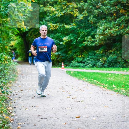 12.10.2025 - Bramfelder Halbmarathon 2025 Dr. Thomas Lammeyer http://msf.ph/oto/9344413 12.10.2025 10:09:08 Laufen 2840 meine-sportfotos.de