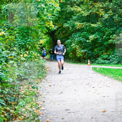 12.10.2025 - Bramfelder Halbmarathon 2025 Dr. Thomas Lammeyer http://msf.ph/oto/9344424 12.10.2025 10:09:15 Laufen 2969 meine-sportfotos.de