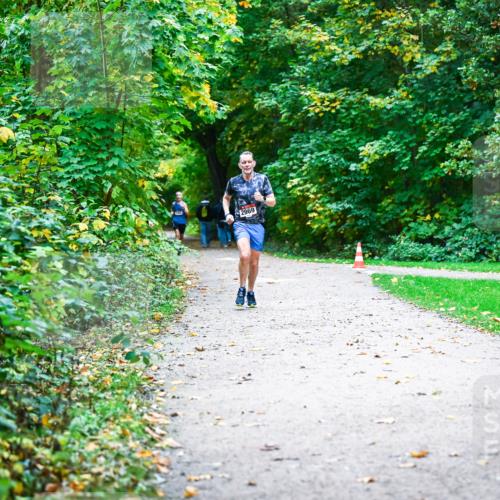 12.10.2025 - Bramfelder Halbmarathon 2025 Dr. Thomas Lammeyer http://msf.ph/oto/9344427 12.10.2025 10:09:16 Laufen 2969 meine-sportfotos.de