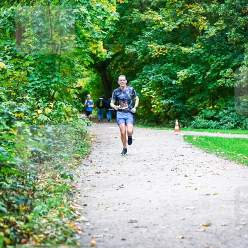 12.10.2025 - Bramfelder Halbmarathon 2025 Dr. Thomas Lammeyer http://msf.ph/oto/9344429 12.10.2025 10:09:16 Laufen 2969 meine-sportfotos.de