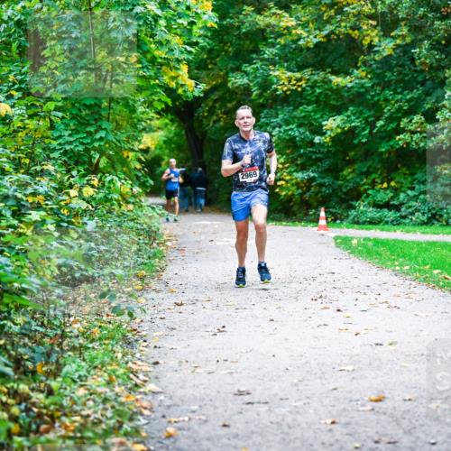 12.10.2025 - Bramfelder Halbmarathon 2025 Dr. Thomas Lammeyer http://msf.ph/oto/9344434 12.10.2025 10:09:17 Laufen 2969 meine-sportfotos.de