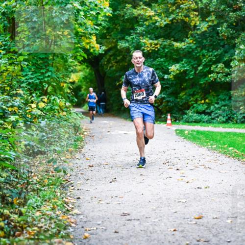 12.10.2025 - Bramfelder Halbmarathon 2025 Dr. Thomas Lammeyer http://msf.ph/oto/9344438 12.10.2025 10:09:17 Laufen 2969 meine-sportfotos.de