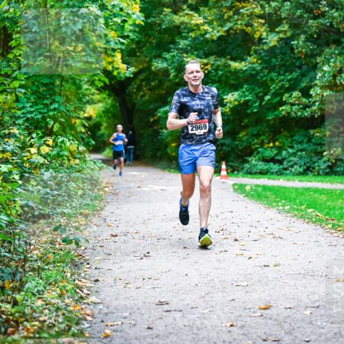 12.10.2025 - Bramfelder Halbmarathon 2025 Dr. Thomas Lammeyer http://msf.ph/oto/9344440 12.10.2025 10:09:18 Laufen 2969 meine-sportfotos.de