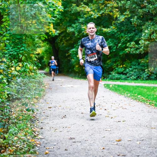 12.10.2025 - Bramfelder Halbmarathon 2025 Dr. Thomas Lammeyer http://msf.ph/oto/9344442 12.10.2025 10:09:18 Laufen 2969 meine-sportfotos.de