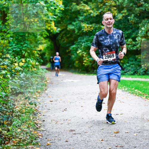 12.10.2025 - Bramfelder Halbmarathon 2025 Dr. Thomas Lammeyer http://msf.ph/oto/9344446 12.10.2025 10:09:18 Laufen 2969, 83 meine-sportfotos.de