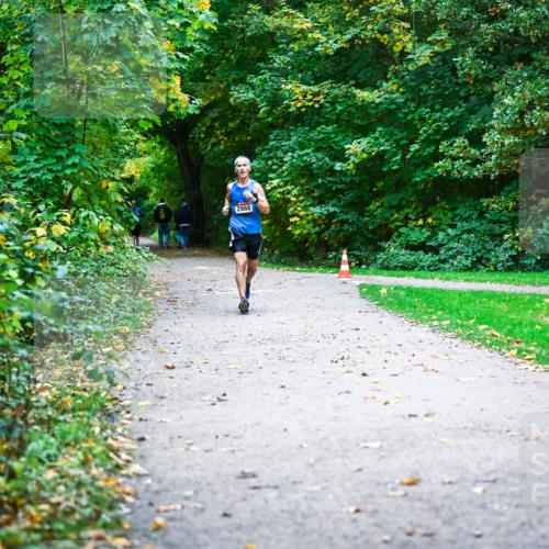 12.10.2025 - Bramfelder Halbmarathon 2025 Dr. Thomas Lammeyer http://msf.ph/oto/9344447 12.10.2025 10:09:22 Laufen 2988 meine-sportfotos.de