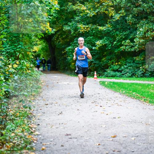 12.10.2025 - Bramfelder Halbmarathon 2025 Dr. Thomas Lammeyer http://msf.ph/oto/9344455 12.10.2025 10:09:23 Laufen 2988 meine-sportfotos.de