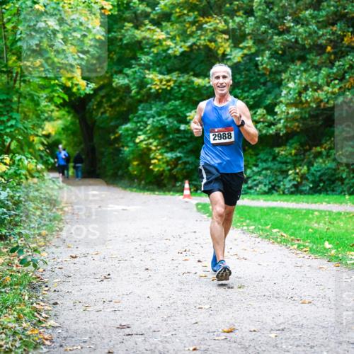 12.10.2025 - Bramfelder Halbmarathon 2025 Dr. Thomas Lammeyer http://msf.ph/oto/9344465 12.10.2025 10:09:25 Laufen 2988 meine-sportfotos.de