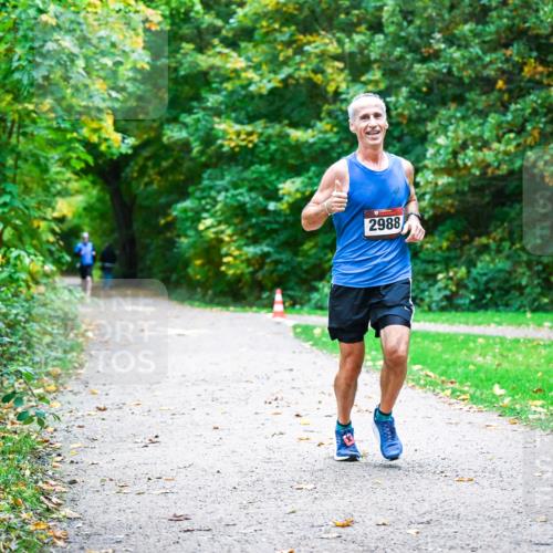 12.10.2025 - Bramfelder Halbmarathon 2025 Dr. Thomas Lammeyer http://msf.ph/oto/9344467 12.10.2025 10:09:25 Laufen 2988 meine-sportfotos.de