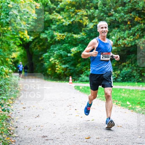 12.10.2025 - Bramfelder Halbmarathon 2025 Dr. Thomas Lammeyer http://msf.ph/oto/9344468 12.10.2025 10:09:25 Laufen 2988 meine-sportfotos.de