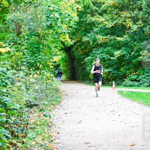 12.10.2025 - Bramfelder Halbmarathon 2025 Dr. Thomas Lammeyer http://msf.ph/oto/9344473 12.10.2025 10:09:46 Laufen  meine-sportfotos.de
