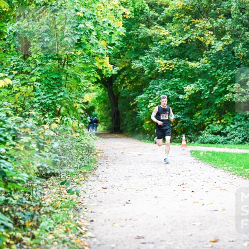12.10.2025 - Bramfelder Halbmarathon 2025 Dr. Thomas Lammeyer http://msf.ph/oto/9344475 12.10.2025 10:09:46 Laufen 2543 meine-sportfotos.de