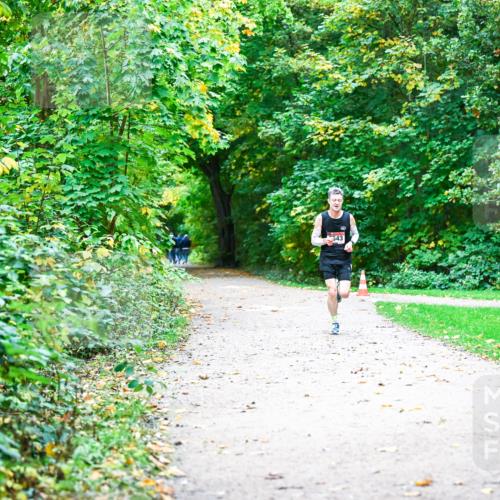 12.10.2025 - Bramfelder Halbmarathon 2025 Dr. Thomas Lammeyer http://msf.ph/oto/9344478 12.10.2025 10:09:46 Laufen  meine-sportfotos.de