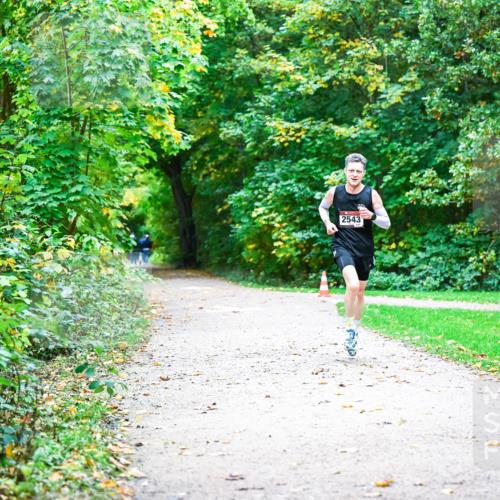 12.10.2025 - Bramfelder Halbmarathon 2025 Dr. Thomas Lammeyer http://msf.ph/oto/9344487 12.10.2025 10:09:47 Laufen 2543 meine-sportfotos.de