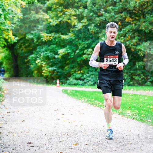 12.10.2025 - Bramfelder Halbmarathon 2025 Dr. Thomas Lammeyer http://msf.ph/oto/9344499 12.10.2025 10:09:49 Laufen 2543 meine-sportfotos.de