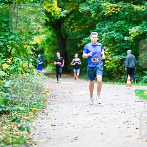 12.10.2025 - Bramfelder Halbmarathon 2025 Dr. Thomas Lammeyer http://msf.ph/oto/9344515 12.10.2025 10:10:53 Laufen 2803 meine-sportfotos.de
