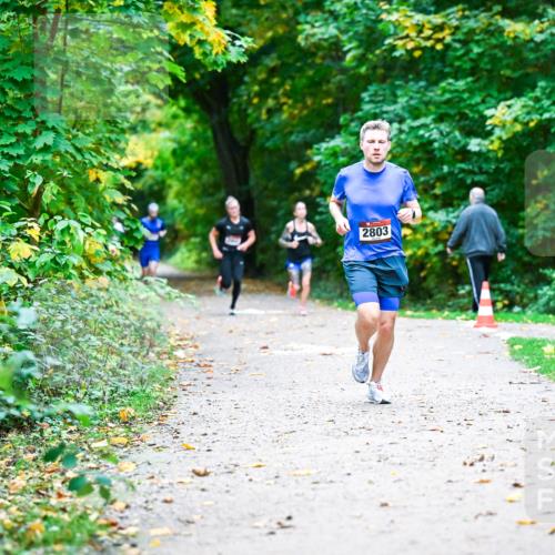 12.10.2025 - Bramfelder Halbmarathon 2025 Dr. Thomas Lammeyer http://msf.ph/oto/9344517 12.10.2025 10:10:53 Laufen 2803 meine-sportfotos.de