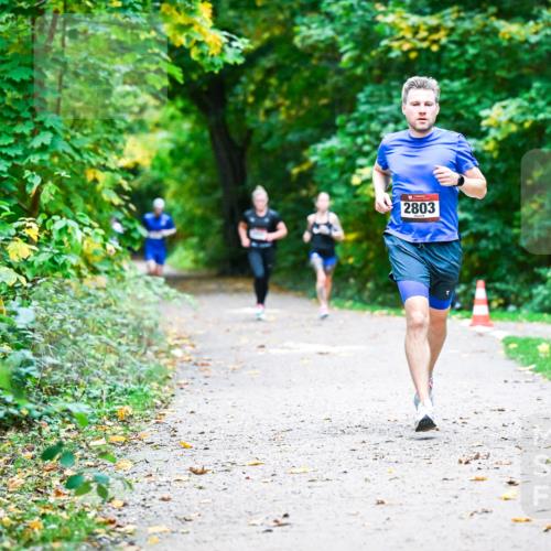 12.10.2025 - Bramfelder Halbmarathon 2025 Dr. Thomas Lammeyer http://msf.ph/oto/9344523 12.10.2025 10:10:54 Laufen 2803 meine-sportfotos.de