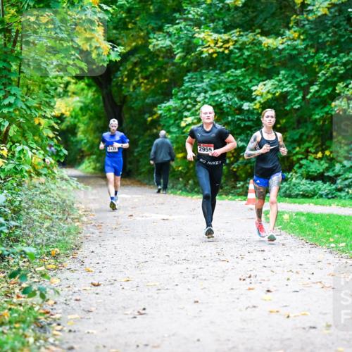 12.10.2025 - Bramfelder Halbmarathon 2025 Dr. Thomas Lammeyer http://msf.ph/oto/9344540 12.10.2025 10:10:58 Laufen 2955 meine-sportfotos.de