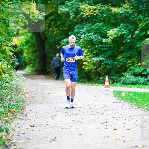 12.10.2025 - Bramfelder Halbmarathon 2025 Dr. Thomas Lammeyer http://msf.ph/oto/9344553 12.10.2025 10:11:01 Laufen 2431 meine-sportfotos.de