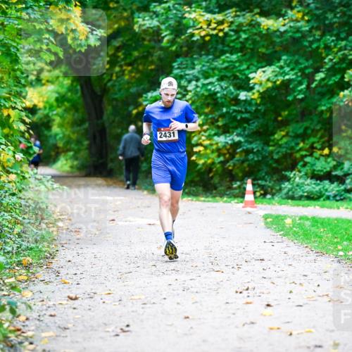 12.10.2025 - Bramfelder Halbmarathon 2025 Dr. Thomas Lammeyer http://msf.ph/oto/9344554 12.10.2025 10:11:01 Laufen 2431 meine-sportfotos.de
