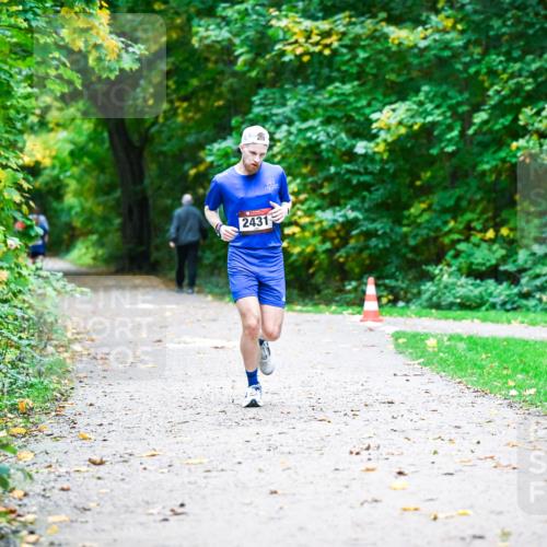 12.10.2025 - Bramfelder Halbmarathon 2025 Dr. Thomas Lammeyer http://msf.ph/oto/9344555 12.10.2025 10:11:01 Laufen 2431 meine-sportfotos.de